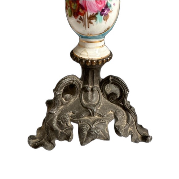 Pair of antique French cast iron candle ormolu porcelain holders, tulips, blue - Picture 6 of 7